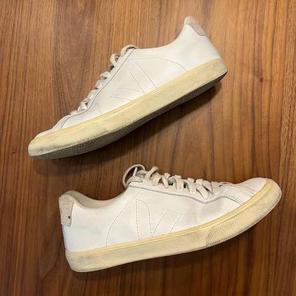 Veja Esplar Leather Sneakers - Picture 6 of 11